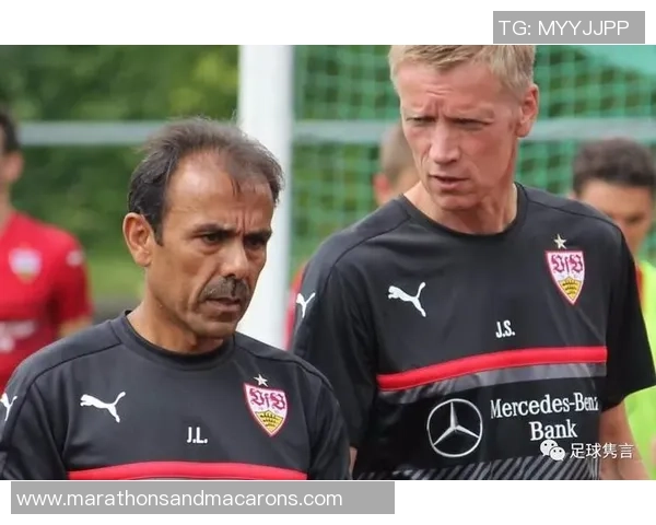 足球明星鲍姆约翰的辉煌历程与对足球的热爱探索